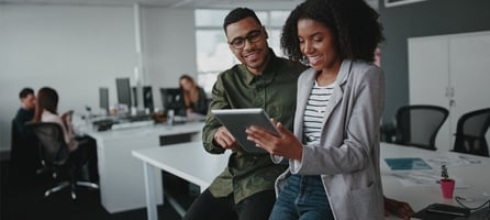 colegas de trabalho conversando